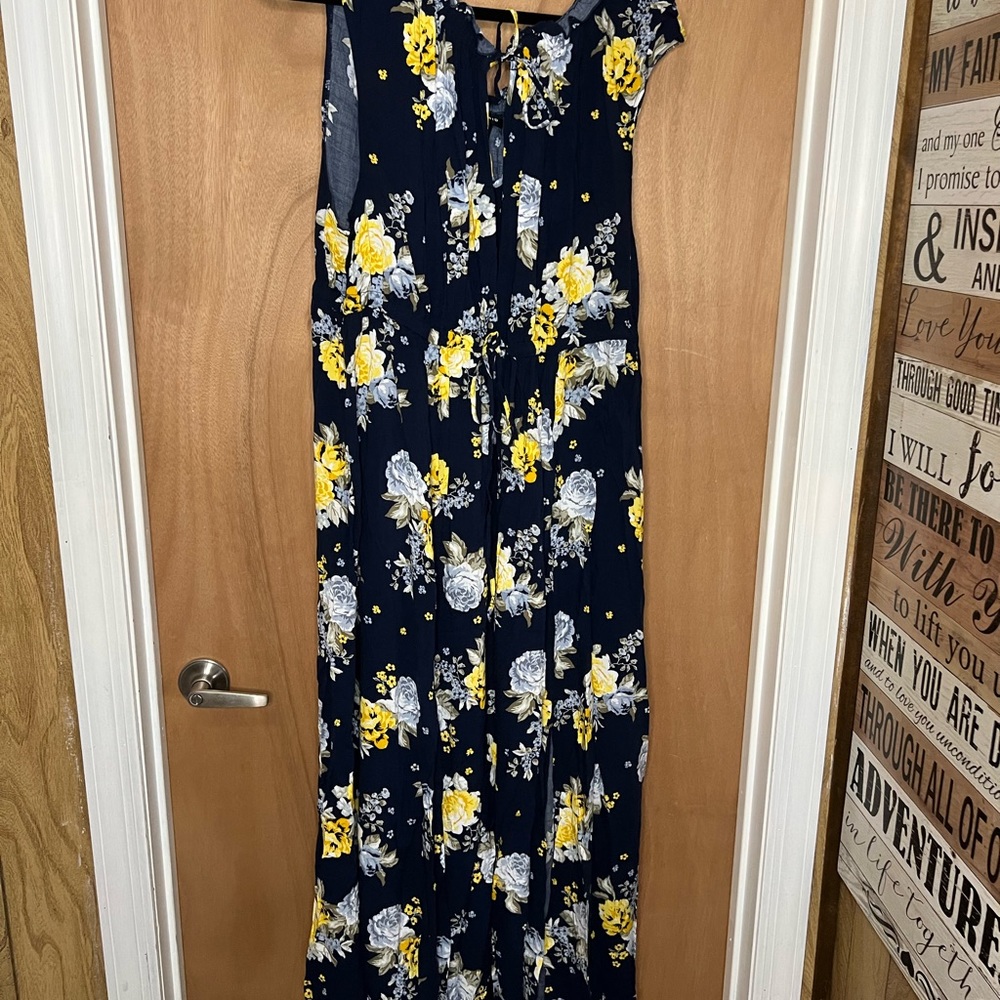 Sleeveless maxi dress with slits
